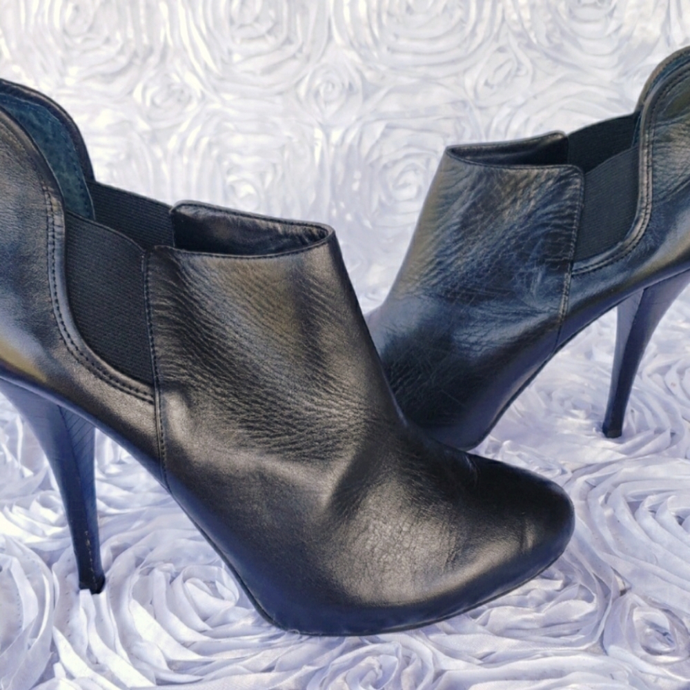 GUESS Chelsea ANKLE BOOTS, Black Leather Platform High Heels, Booties Size 8.5M
